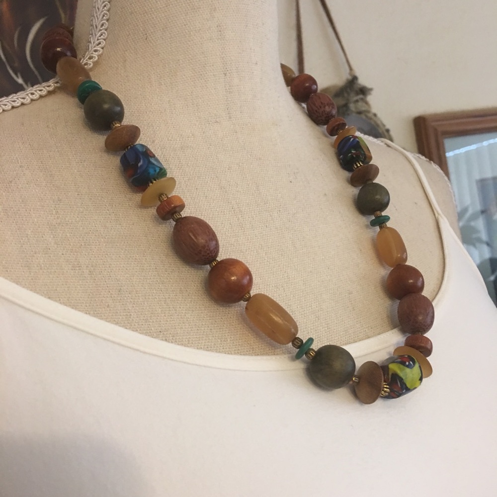 Vintage wood agate bead necklace